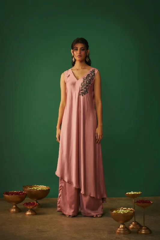 Rose Pink Embroidered Asymmtrical Kurta And Pants Set Jeans Straight,