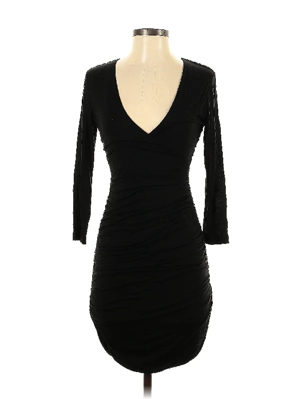 Cocktail Dress Crew Neckline Sporty